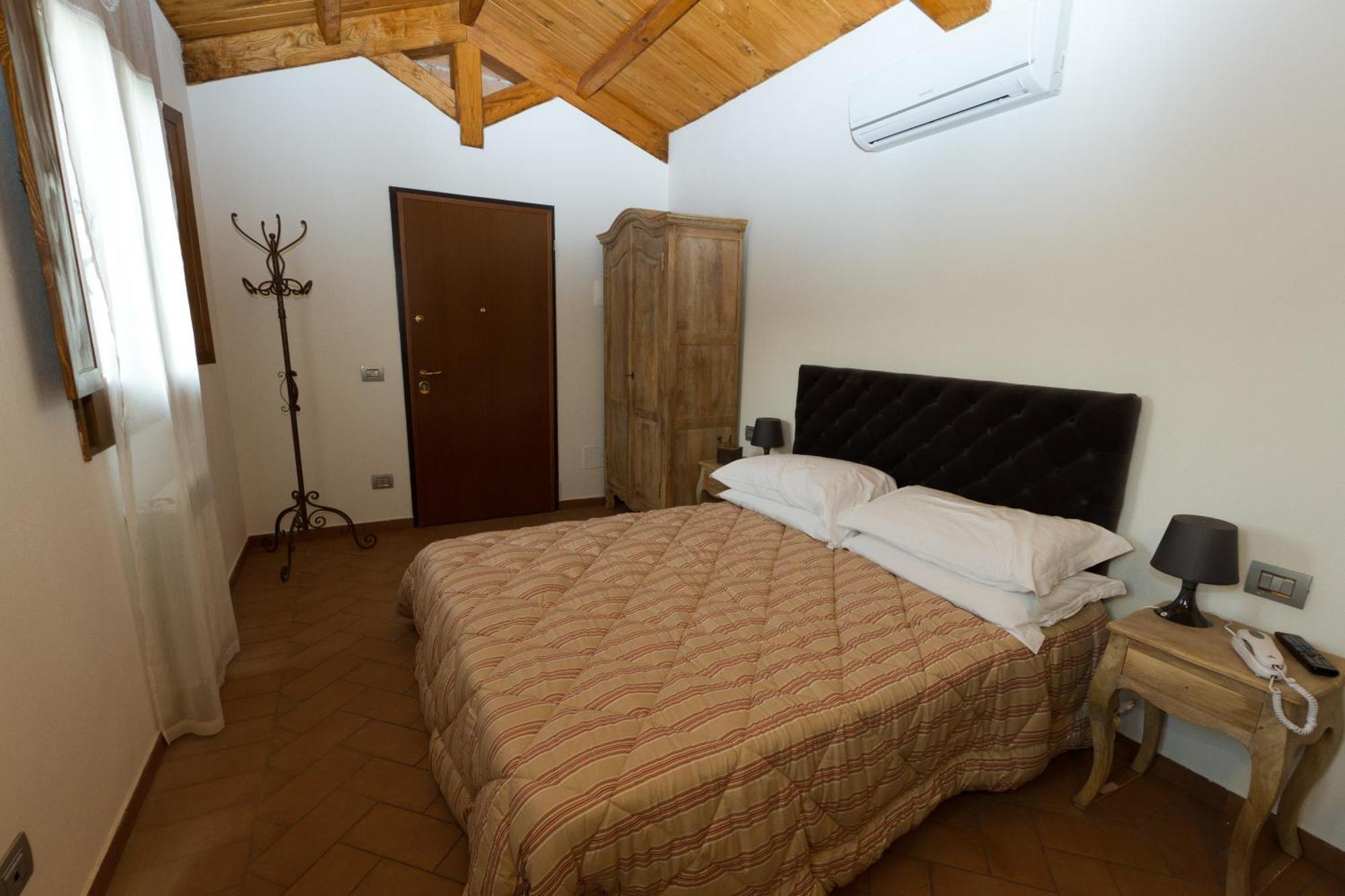 לינה וארוחת בוקר סנטו סטפאנו די מאגרה Il Casale Del Giglio מראה חיצוני תמונה